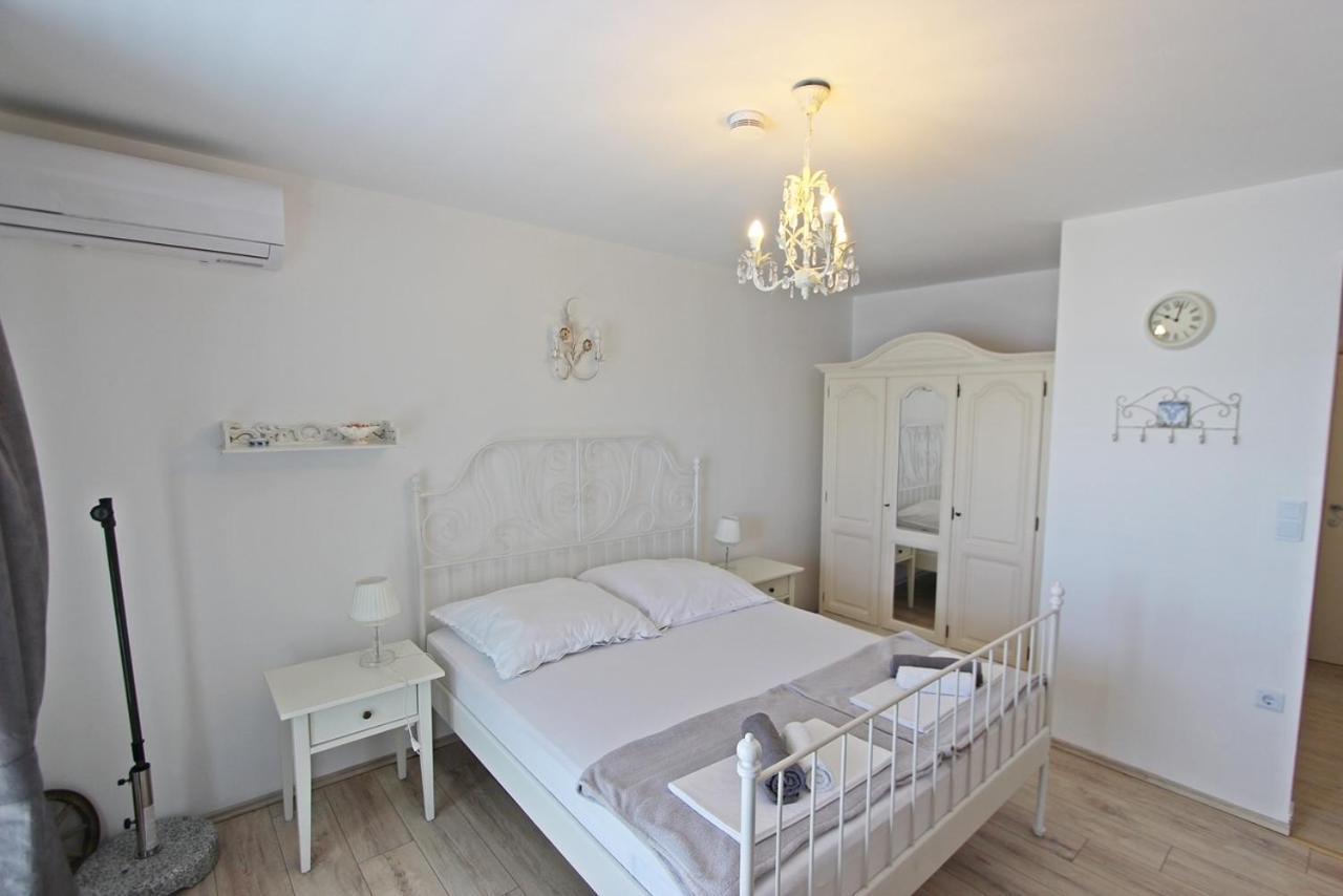 Villa Danica Murter Betina  Esterno foto